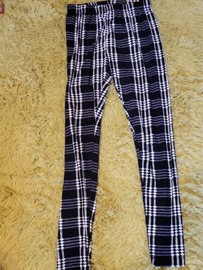 No Boundaries Black & White Plaid Kids Leggings
